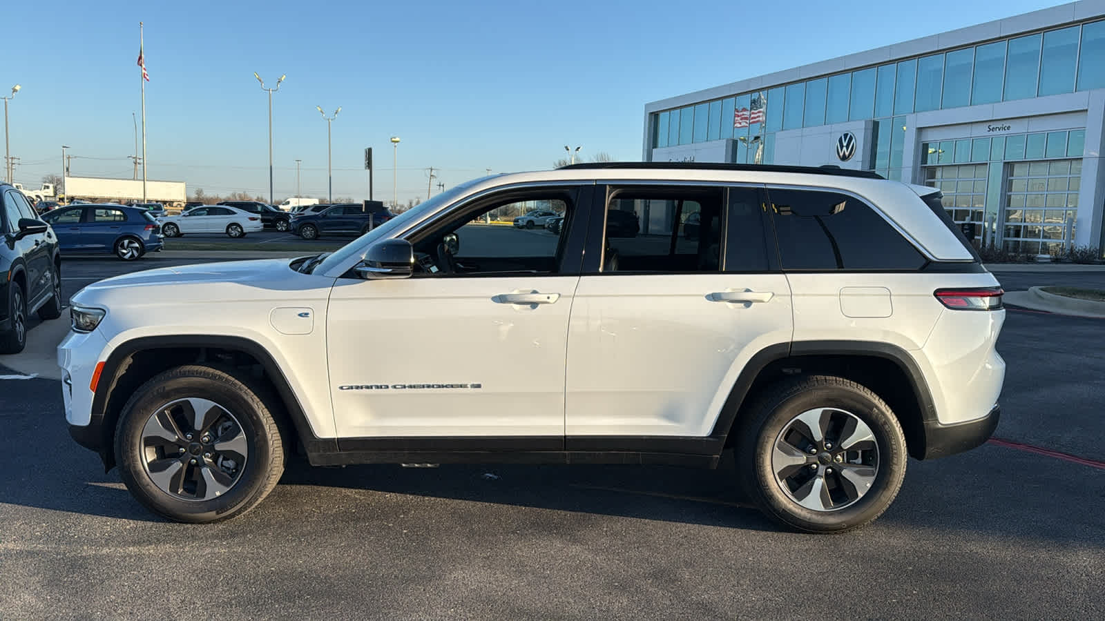 jeep grand cherokee 2024 1C4RJYB68RC158778 image jeep grand cherokee 2024 1C4RJYB68RC158778 image